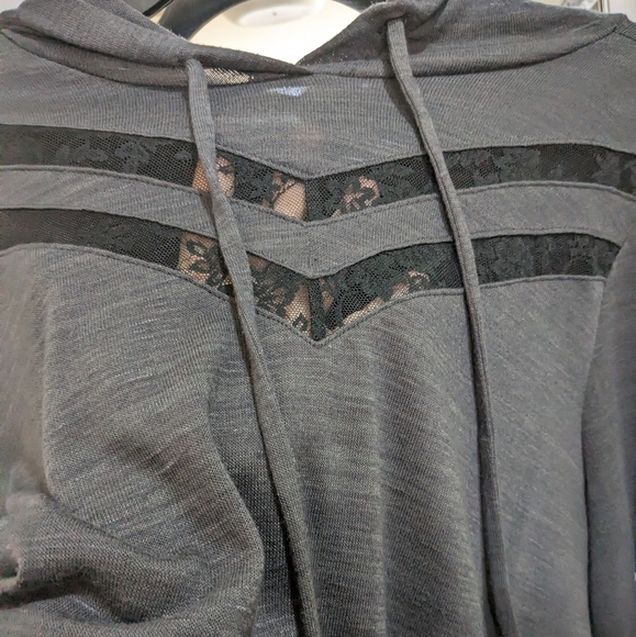 Torrid Plus Size Super Soft Plush Lace Inset Hoodie Top - Size 0 - Picture 8 of 9